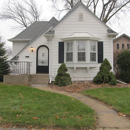 Covered By Faith Rentals -Storybook Home Rochester Esterno foto